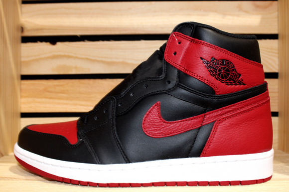 Air Jordan Retro 1 High OG Bred