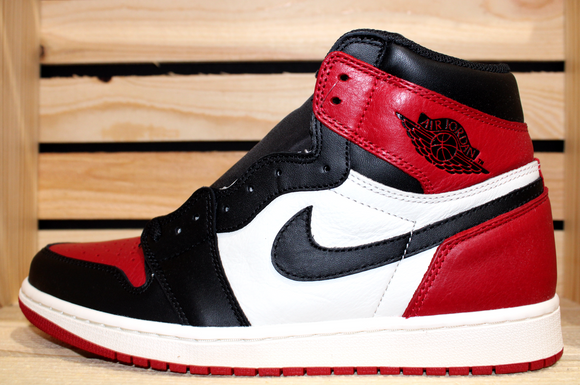 Air Jordan Retro 1 High OG Bred Toe